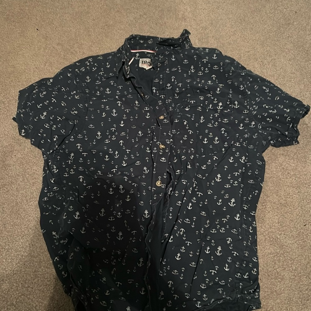 Anchor button up